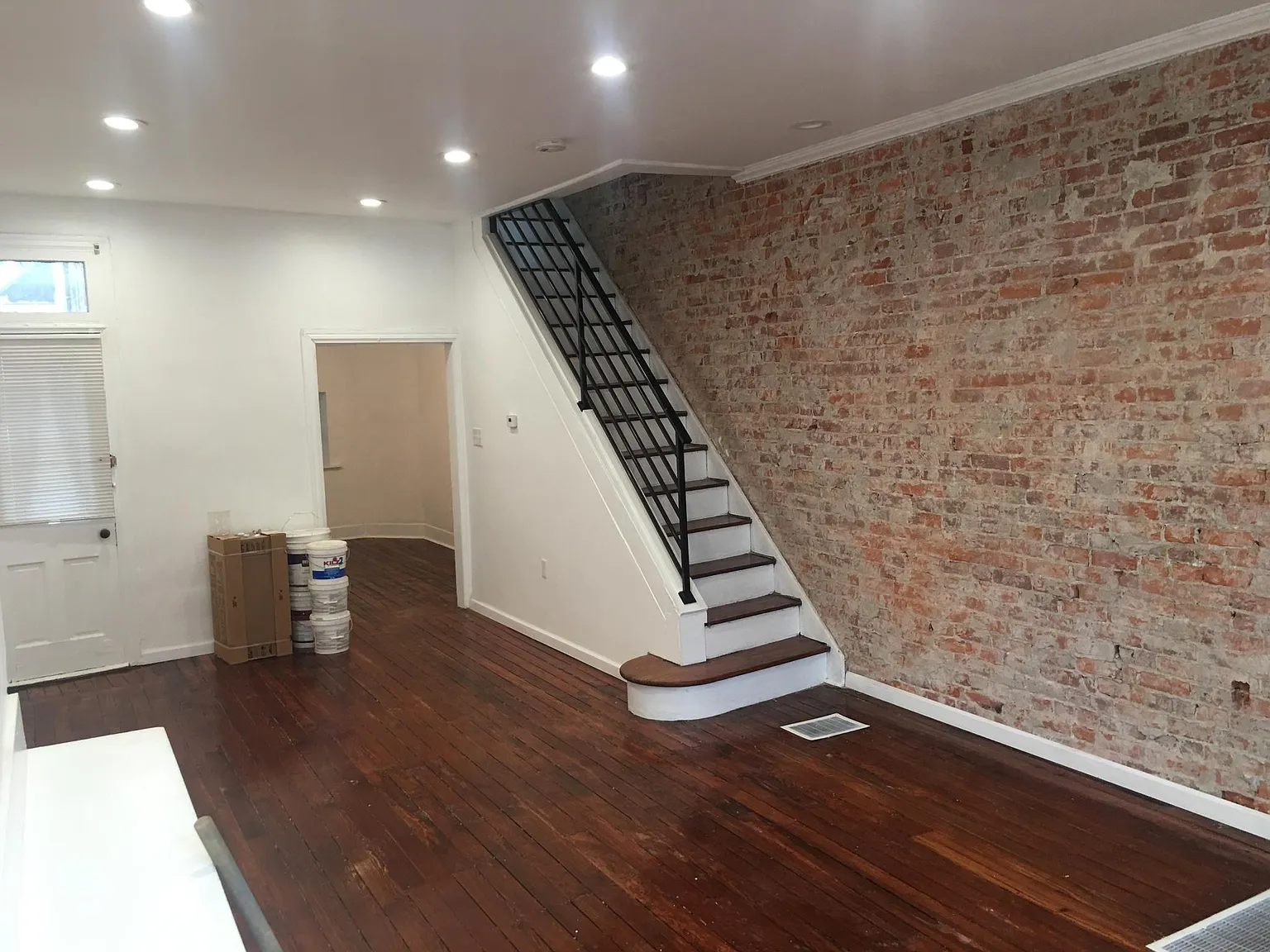 3 bed, 1176 sqft, $1,300 — Photo 1