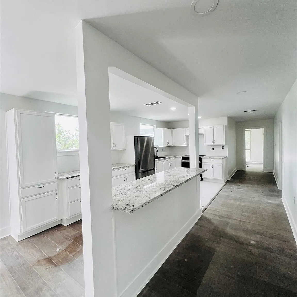4 bed, 2.0 bath, 1378 sqft, $3,400 — Photo 4