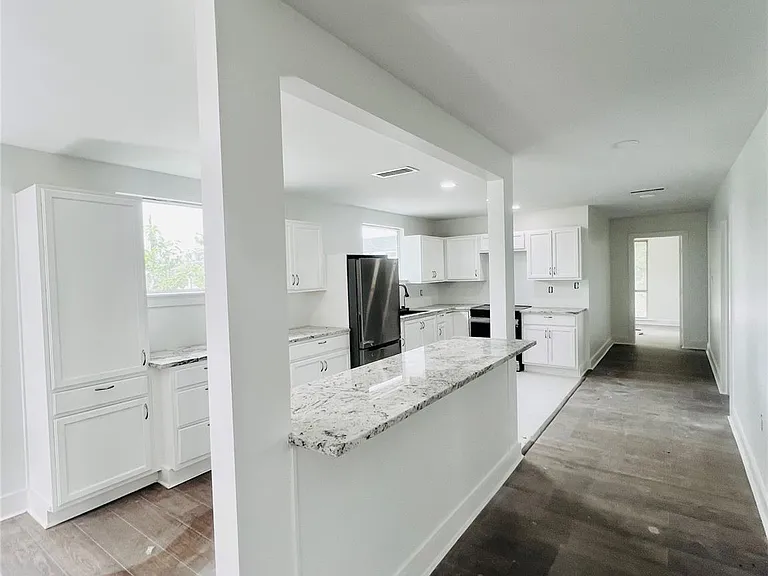 1713 Winter St — Photo 4
