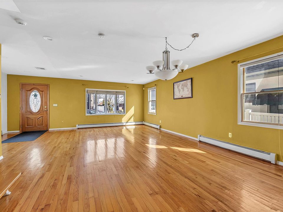35-26 208th Street, Flushing, NY 11361 | MLS #826684 | Zillow 35-26 208th Street, Flushing, NY 11361 | MLS #826684 | Zillow