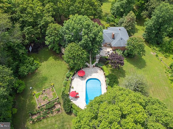 4th image of 916 Upper Pindell Rd