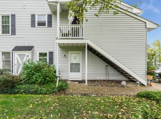 107 Huckleberry Ct, Readington Twp., NJ 08887
