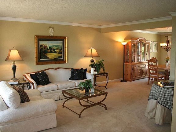Living Room/Dining Room