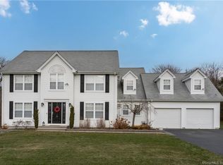9 Ina Blvd, Waterford, CT 06385