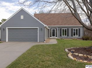 4236 Barkwood Ln, Lincoln, NE 68516