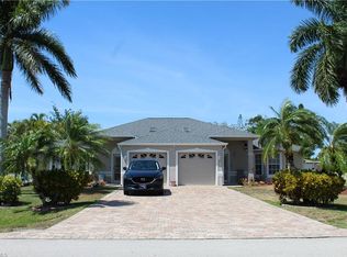 817 97th Ave N #A, Naples, FL 34108