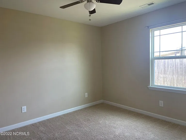 233 Breakwater Dr — Photo 10