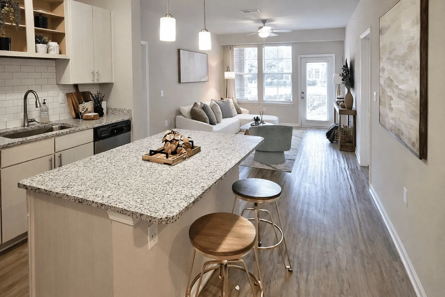 TRAILSIDE VERDAE APARTMENTS — Photo 3