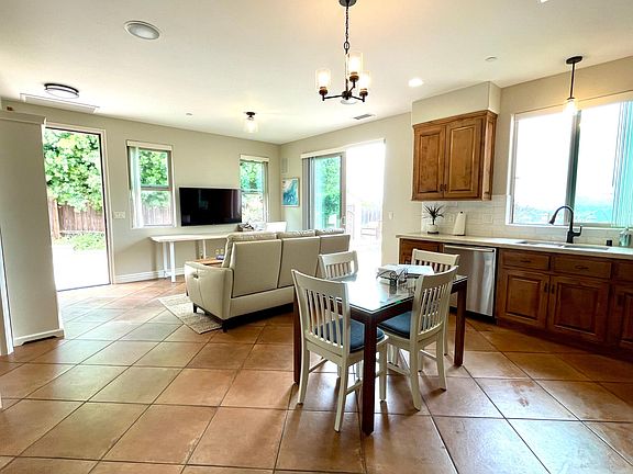 Bright and breezy with views to nature from every window & door