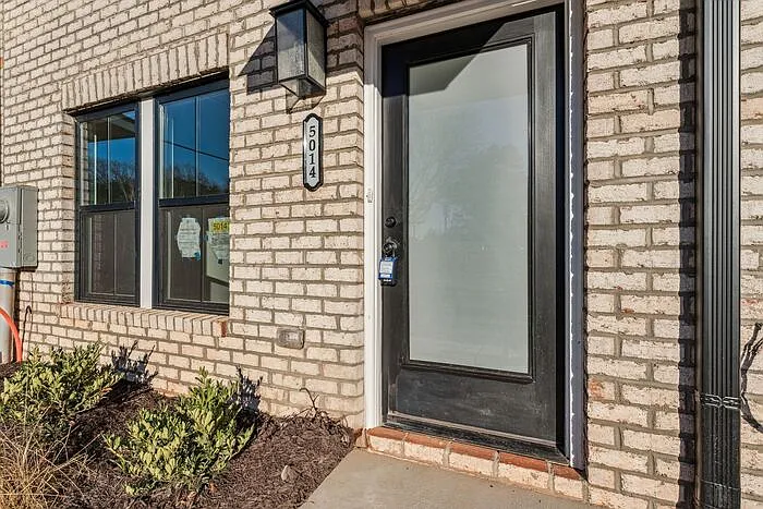 5015 Grayton Aly — Photo 108