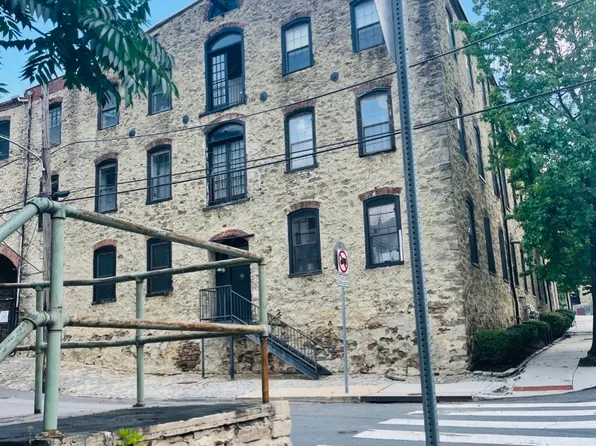 374 Shurs Ln APT 304, Philadelphia, PA 19128