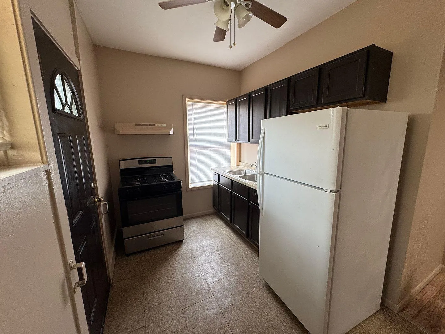 10214 South Doctor Martin Luther King Jr Drive #3W — Photo 2