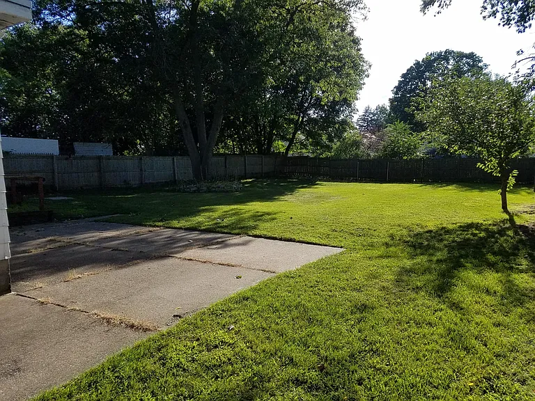 635 Fuller Ave NE — Photo 23
