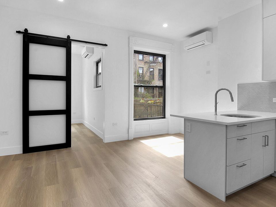 1st image of 21 Polhemus Pl APT 2R