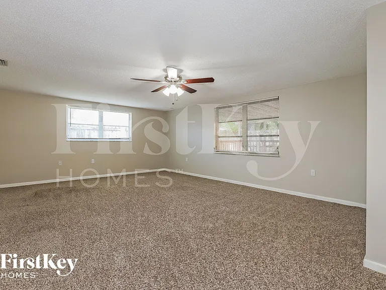 10805 Piccadilly Rd — Photo 8