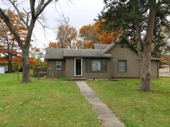 1048 Sunnyslope St, Emporia, KS 66801