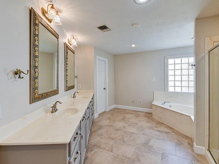 10045 Valley Dr S — Photo 26