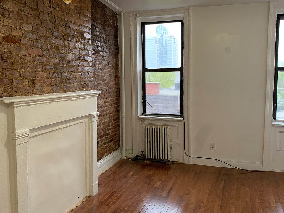 1st image of 195 Bedford Ave APT 11