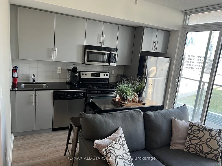 55 Bremner Blvd #1306 — Photo 4