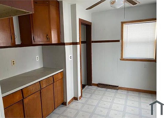 4th image of 1545 Willard Ave