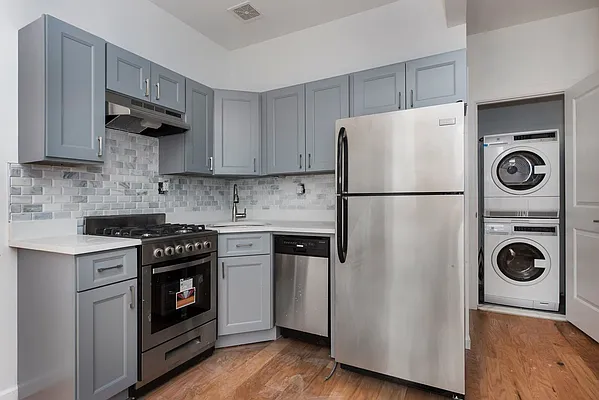 Rented by Bold New York | media 7