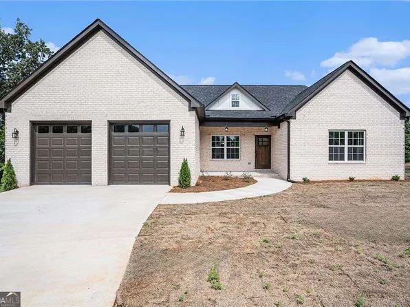 137 E Madison St, Chatsworth, GA 30705