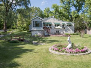 W3998 Lincoln Dr, Lake Geneva, WI 53147