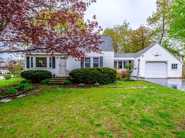 62 Plymouth Road, South Portland, ME 04106