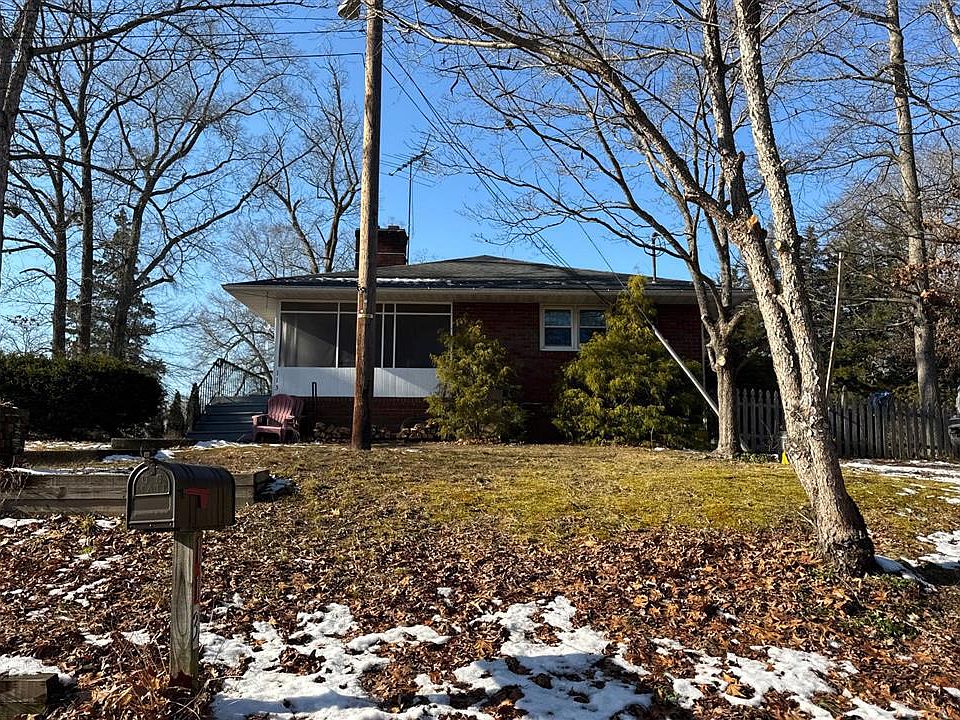 1st image of 113 Oakland Dr