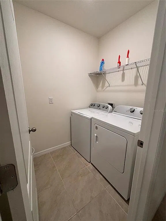 4 bed, 2.0 bath, 1828 sqft, $2,700 — Photo 3