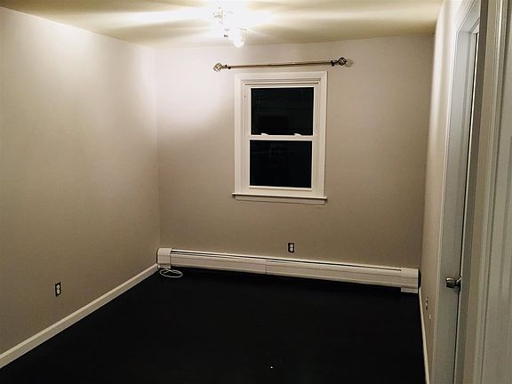 3rd image of 752 River Dr #1