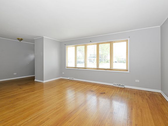 2nd image of 16732 92nd Ave