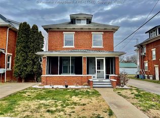 1030 7th St, Huntington, WV 25701