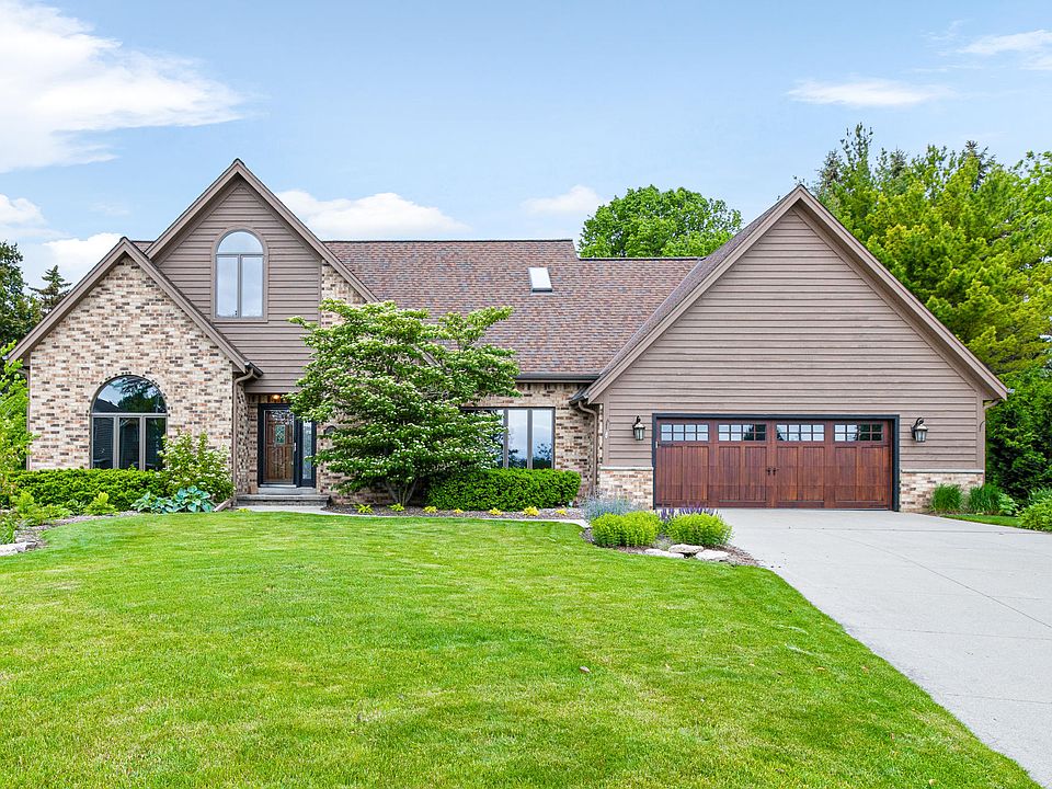 1st image of 1028 Aspen Pl