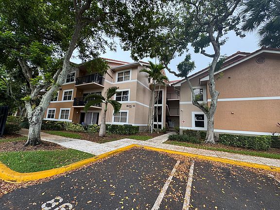 2nd image of 8781 Wiles Rd APT 302