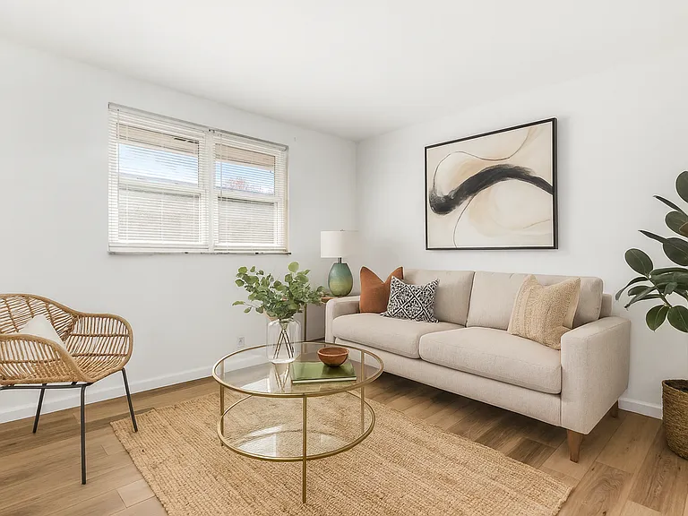 1772 N Star Ave #B — Photo 2