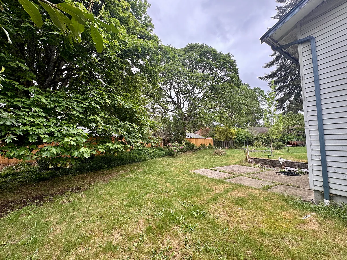 Building Photo - 81st Ave SW