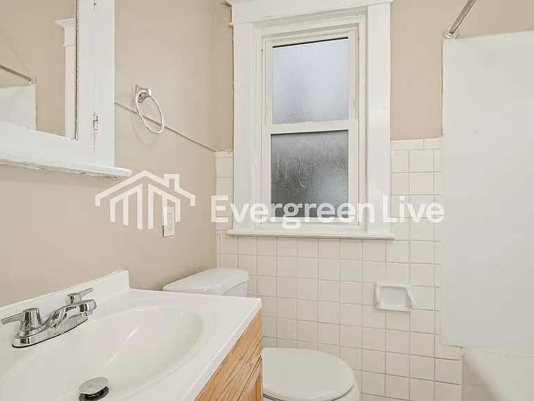 2440 Gothland Ave — Photo 11