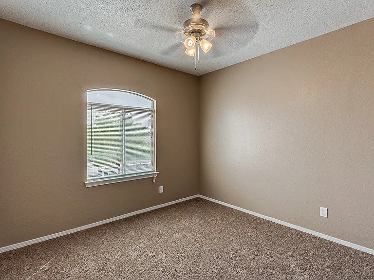 12233 Iverson Ct — Photo 22