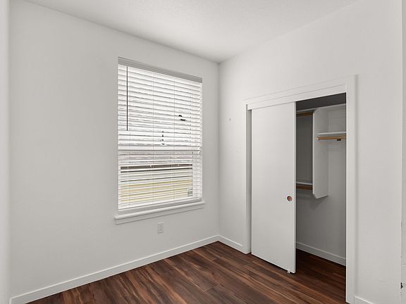 5th image of 3773 N Vancouver Ave #201