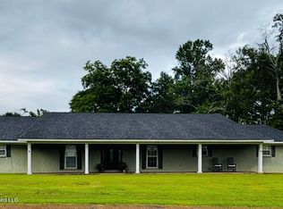 215 Alma St, Walnut Grove, MS 39189