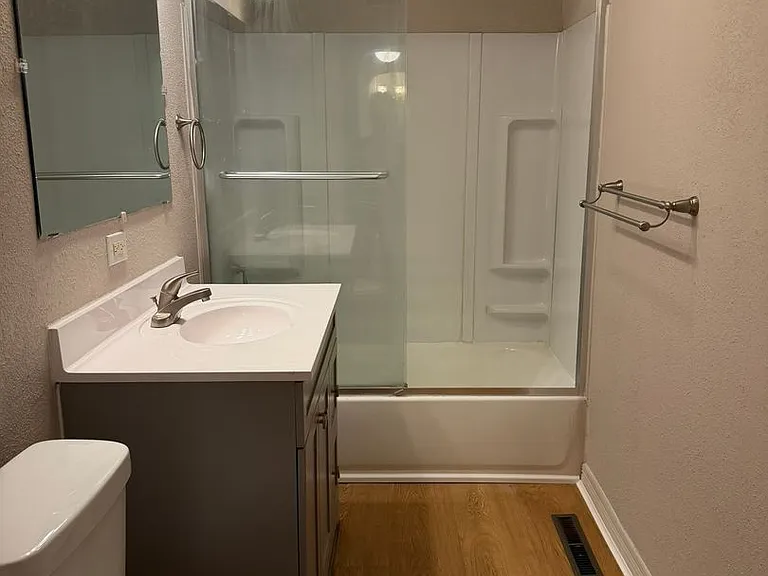 1403 Bunting Ave — Photo 14