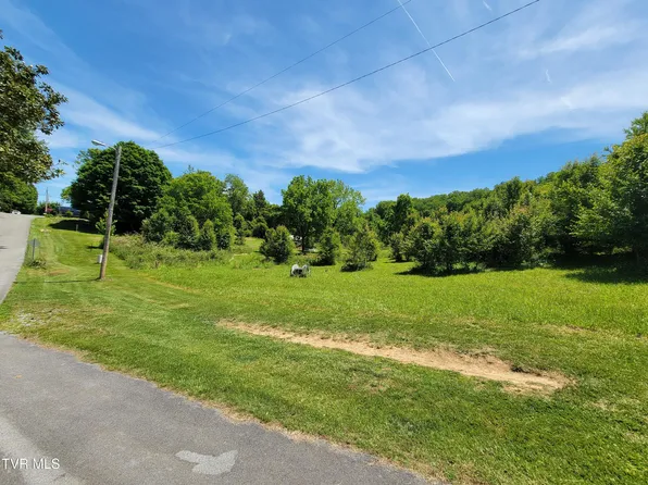 W K St, Elizabethton, TN 37643