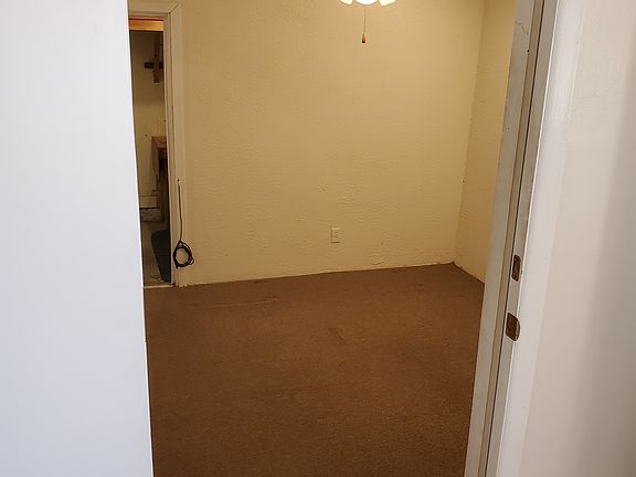 3rd image of 3411 Ashford St