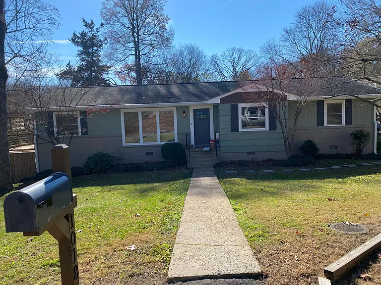 1018 Robins Crest Rd — Photo 1