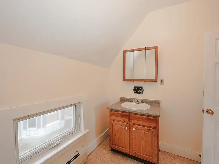14 Chestnut St #2 — Photo 9
