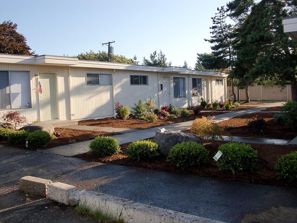 1st image of 11320 Bridgeport Way SW APT 8