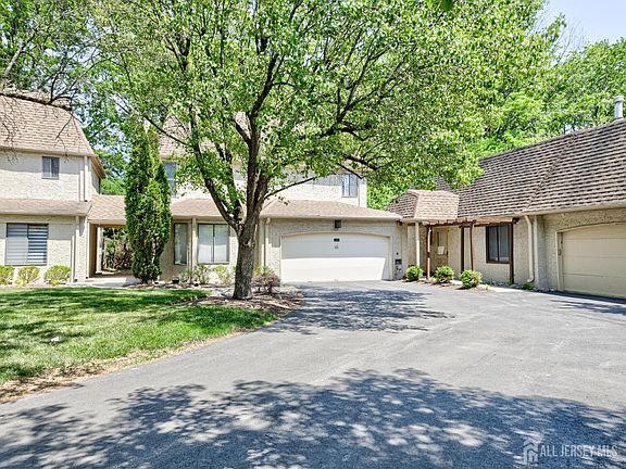 3rd image of 20 Gate House Ln