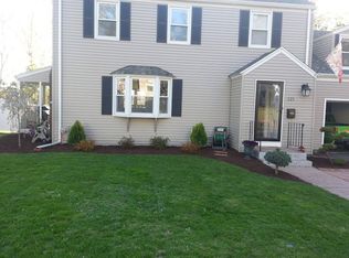 121 Ridgewood Rd, East Hartford, CT 06118