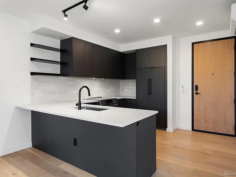 1601 Park Ave #302 — Photo 4